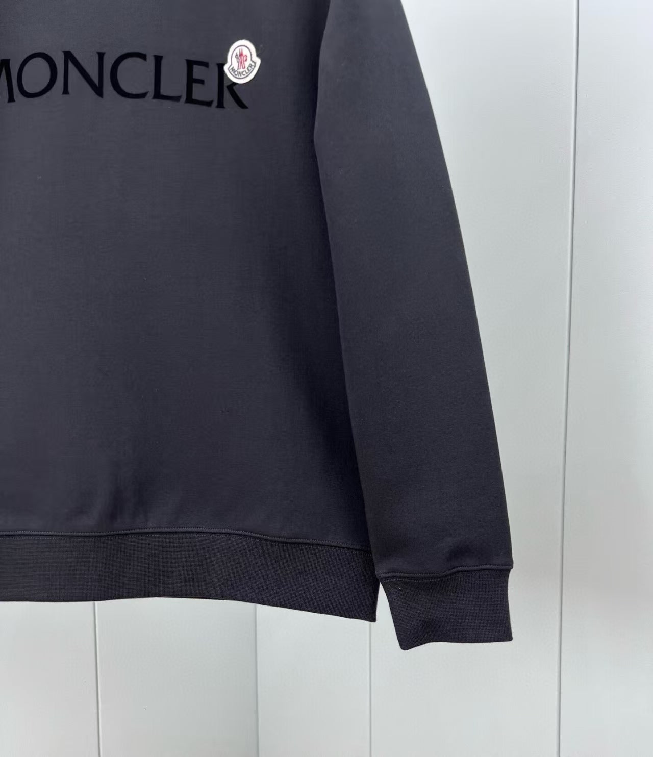 MON Fashionable And Casual Crew Neck Long-sleeved Sweatshirt Black