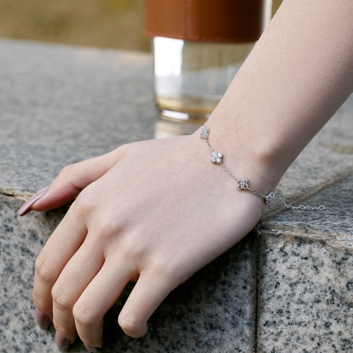 [AURORA]Four-Leaf Clover Hollow Butterfly Bracelet