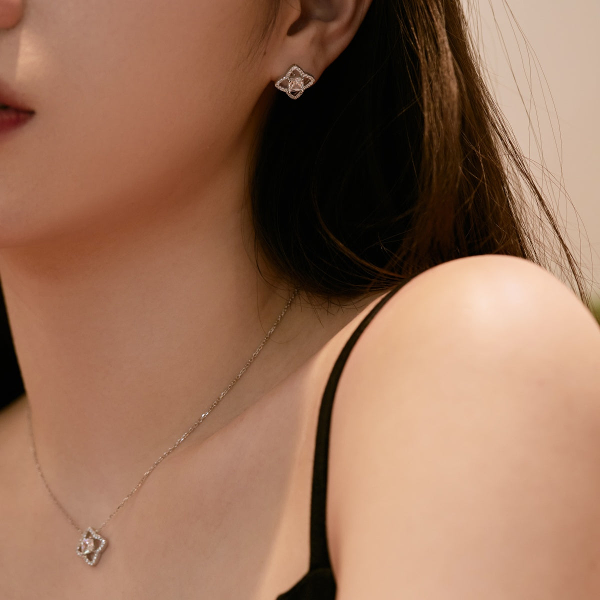 [AURORA]Elegant Star Shape Princess Cut Daily Earrings