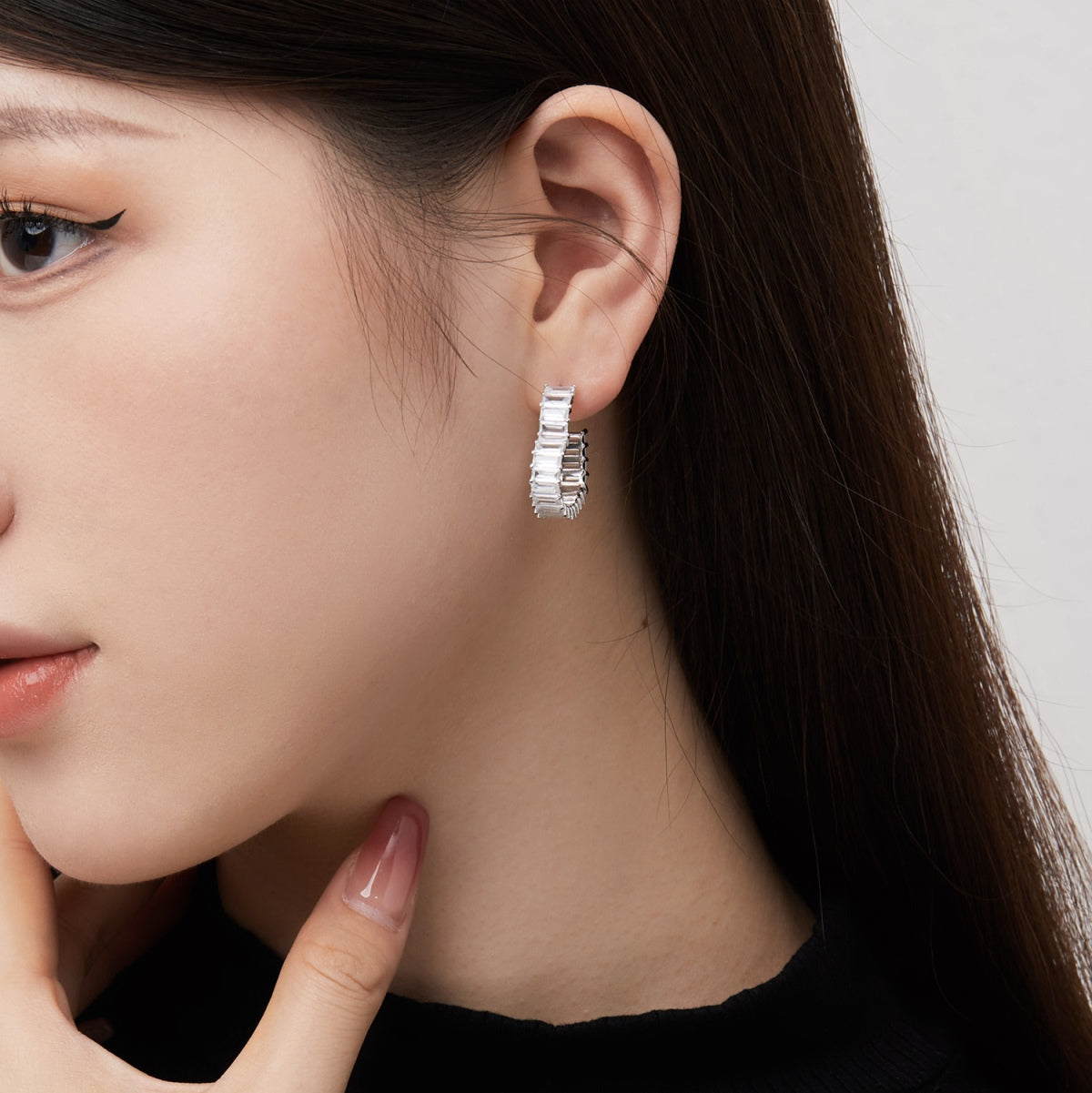 [AURORA]Radiant Heart Cutout Earrings
