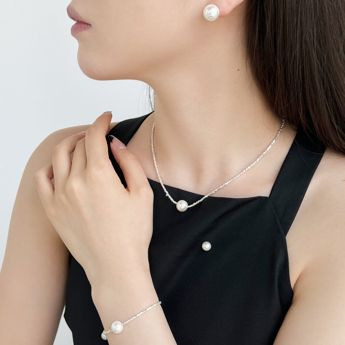 [AURORA]Delicate Pearl Earrings