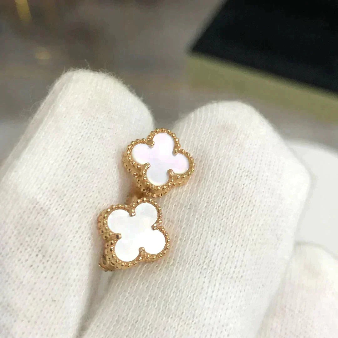 [basloveJW]クローバー ミニ 9.5mm ホワイト モップ イヤリング