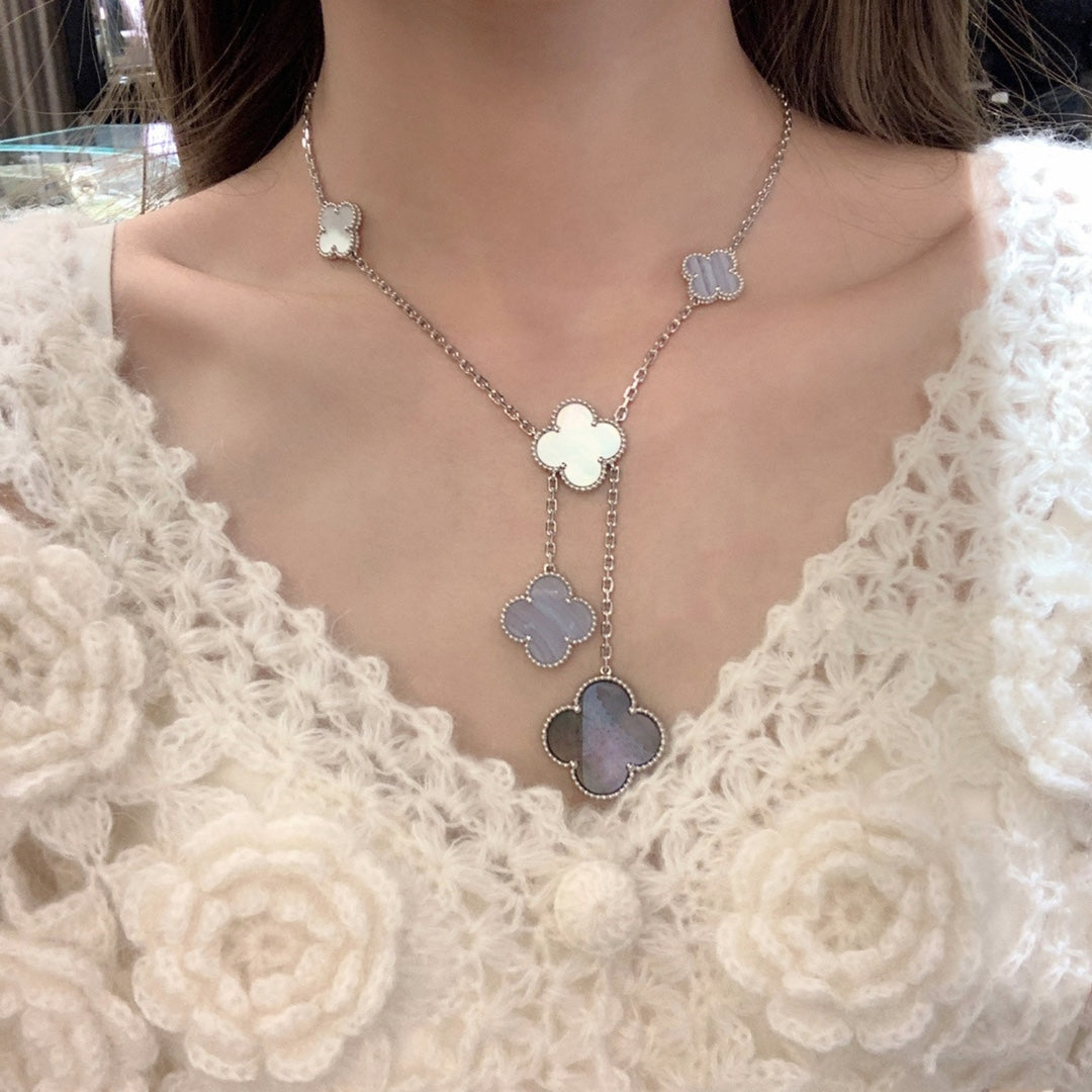 [basloveJW]クローバーモップカルセドニーネックレス シルバー 6モチーフ