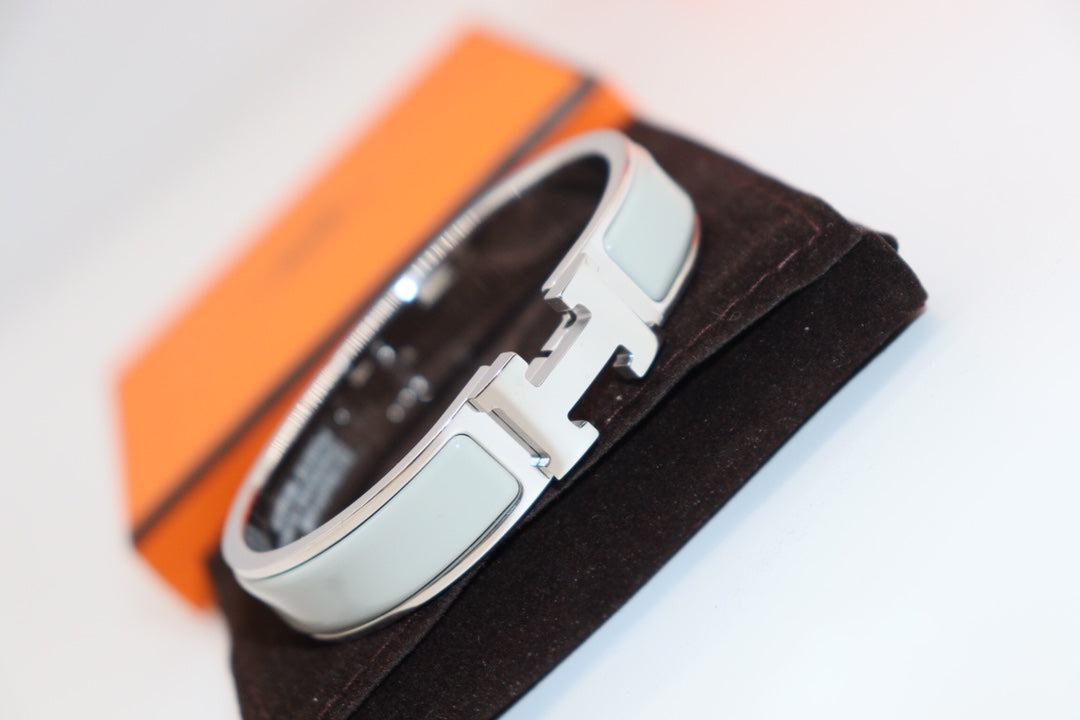 [AURORA]H HELLBLAUES ARMBAND