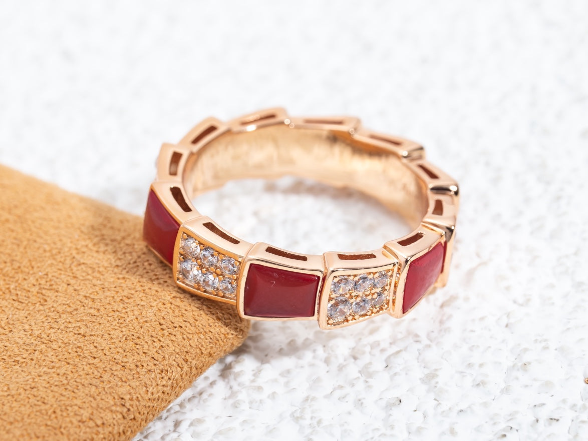 [AURORA]SERPENTI RING ROTGOLD KARNEOL DIAMANT GEPAVIERT 4MM