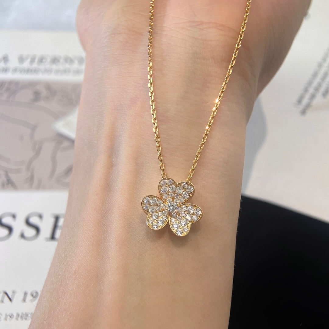 [AURORA]FLOWER DIAMOND NECKLACE