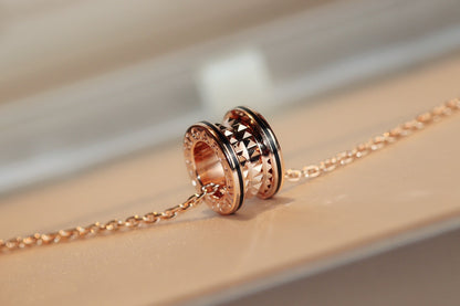 [AURORA]ZERO 1 ROCK PEDANT PINK GOLD BLACK NECKLACE