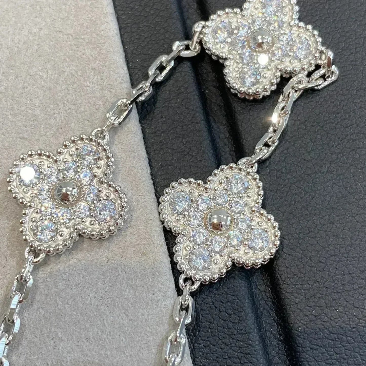 [AURORA]CLOVER 5 MOTIF FULL DIAMOND BRACELET COLLECTION