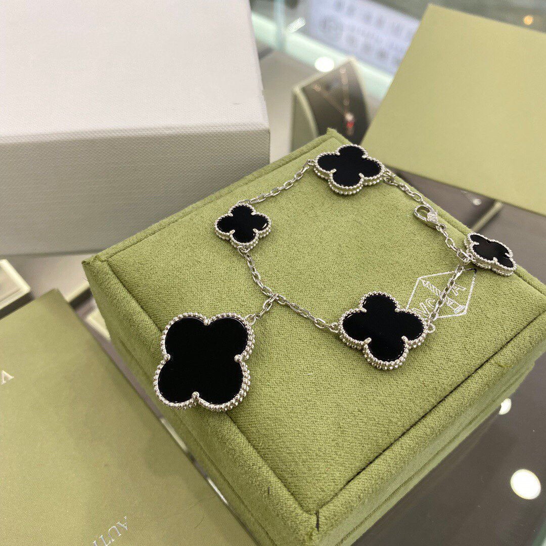 [basloveJW]CLOVER 5 MOTIVE SIVLER ONYX ARMBAND