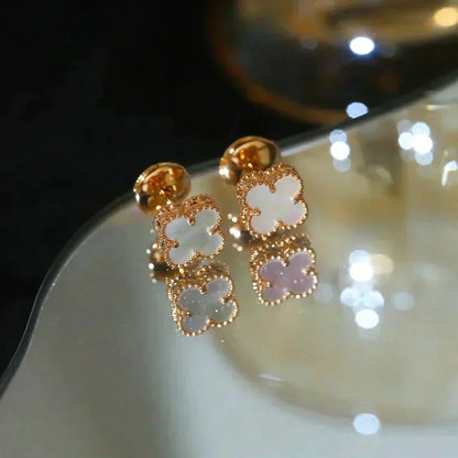 [basloveJW]クローバー ミニ 9.5mm ホワイト モップ イヤリング