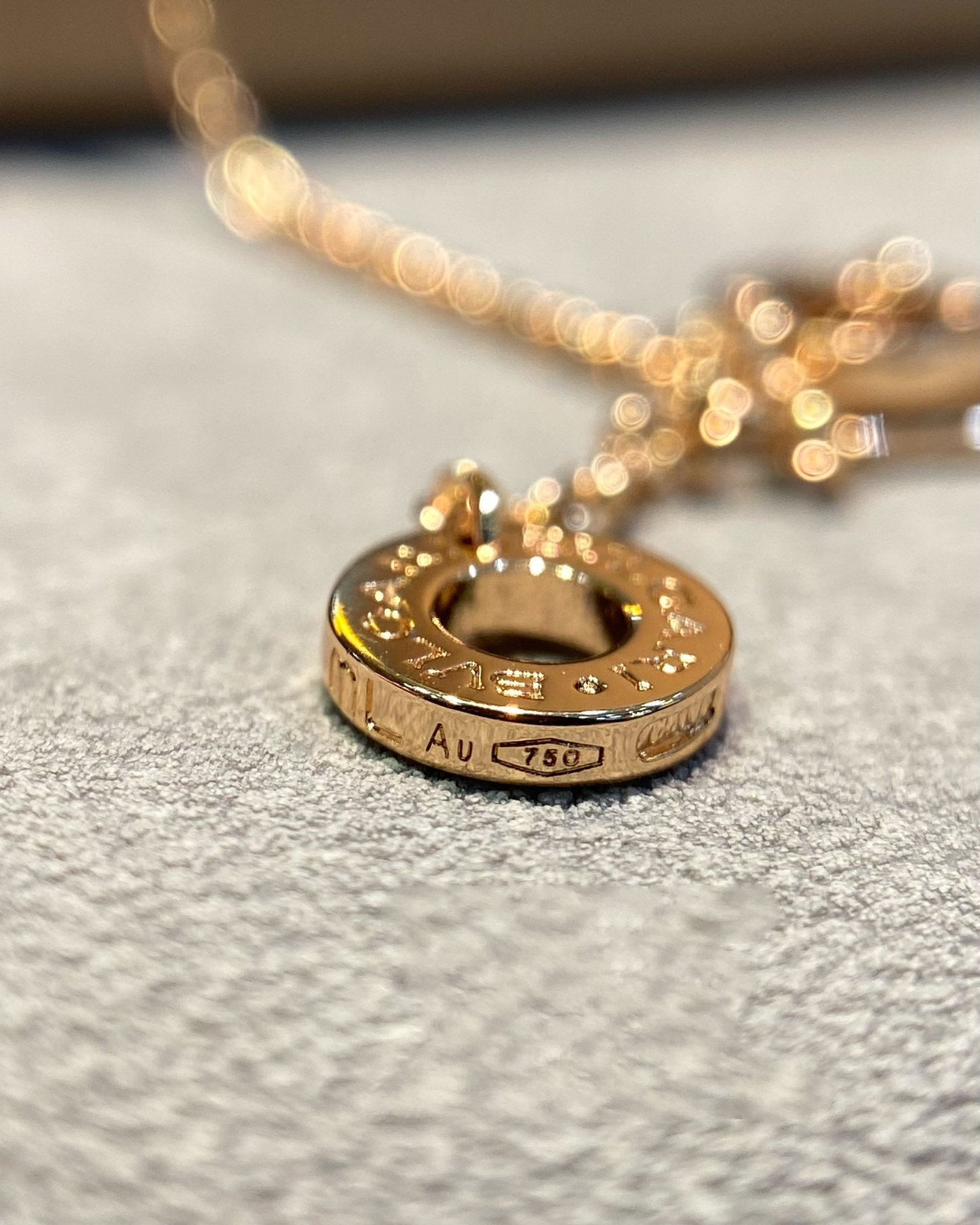 [AURORA]DREAM HALSKETTE AUS ROSÉGOLD MIT MALACHIT UND DIAMANTEN