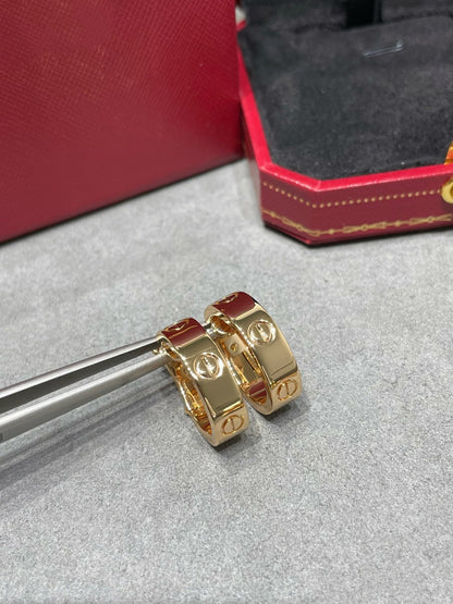 [オーロラ]ラブ 5.5mm イヤリング