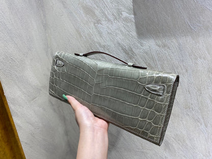 KELLY CUT 31 IN ASH GRAY SHINNY ALLIGATOR LEATHER WITH SILVER HARDWARE (MADE-TO-ODER)