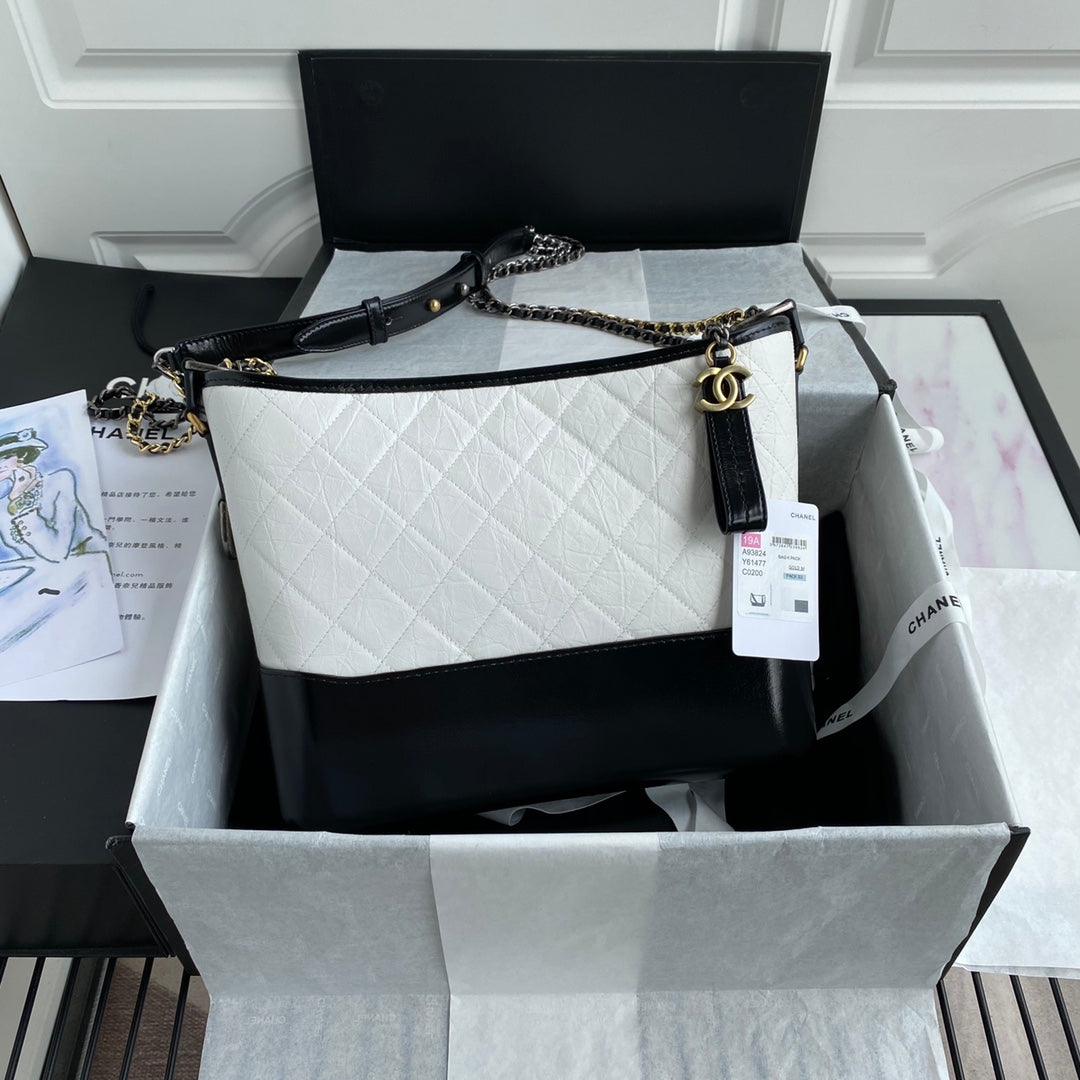 CC GABRIELLE MEDIUM 28 HOBO BAG IN BLACK MIX WHITE CALFSKIN