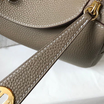 HM LINDY 30 BAG IN PEANUT BROWN CALFSKIN GOLD HARDWARE