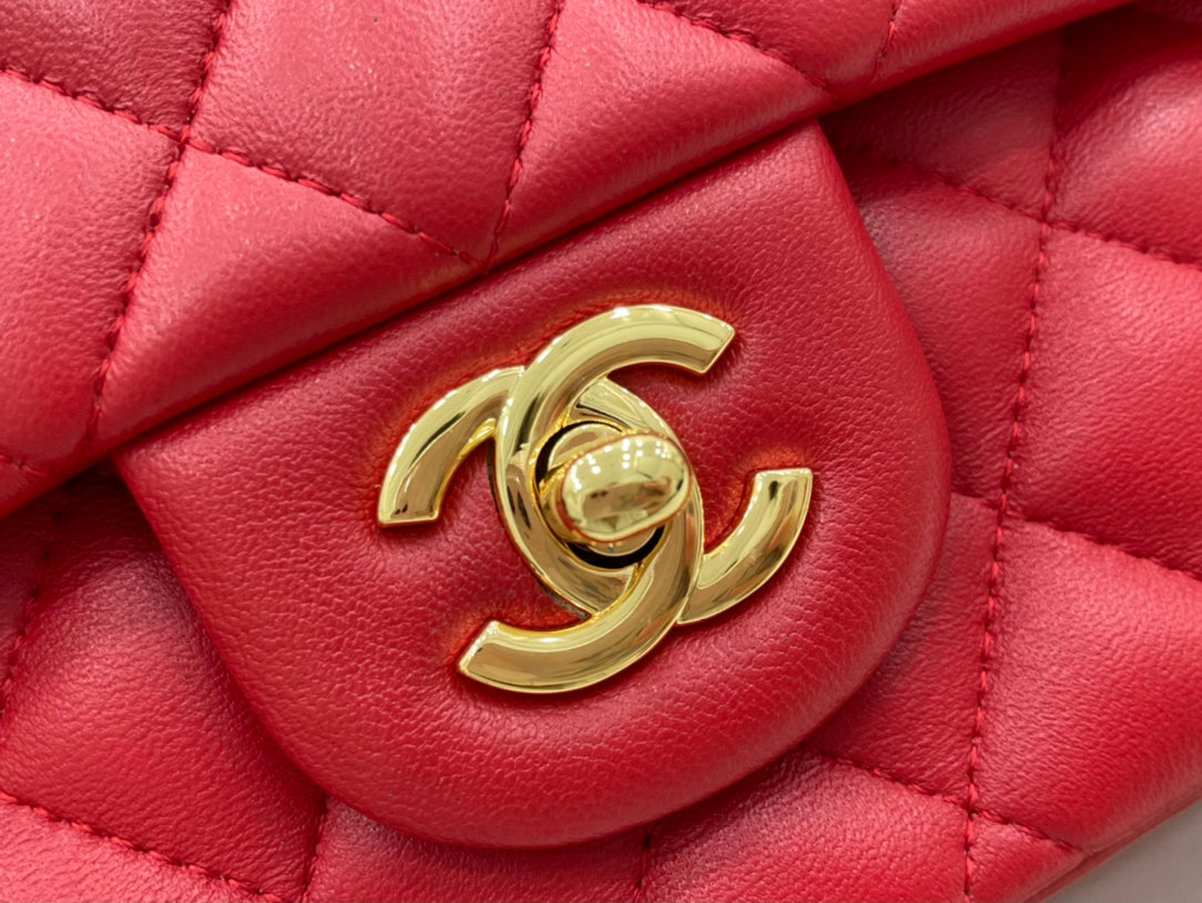 CC 25 CLASSIC SMALL DOUBLE FLAP BAG IN CHERRY RED CALFSKIN WITH STRAP