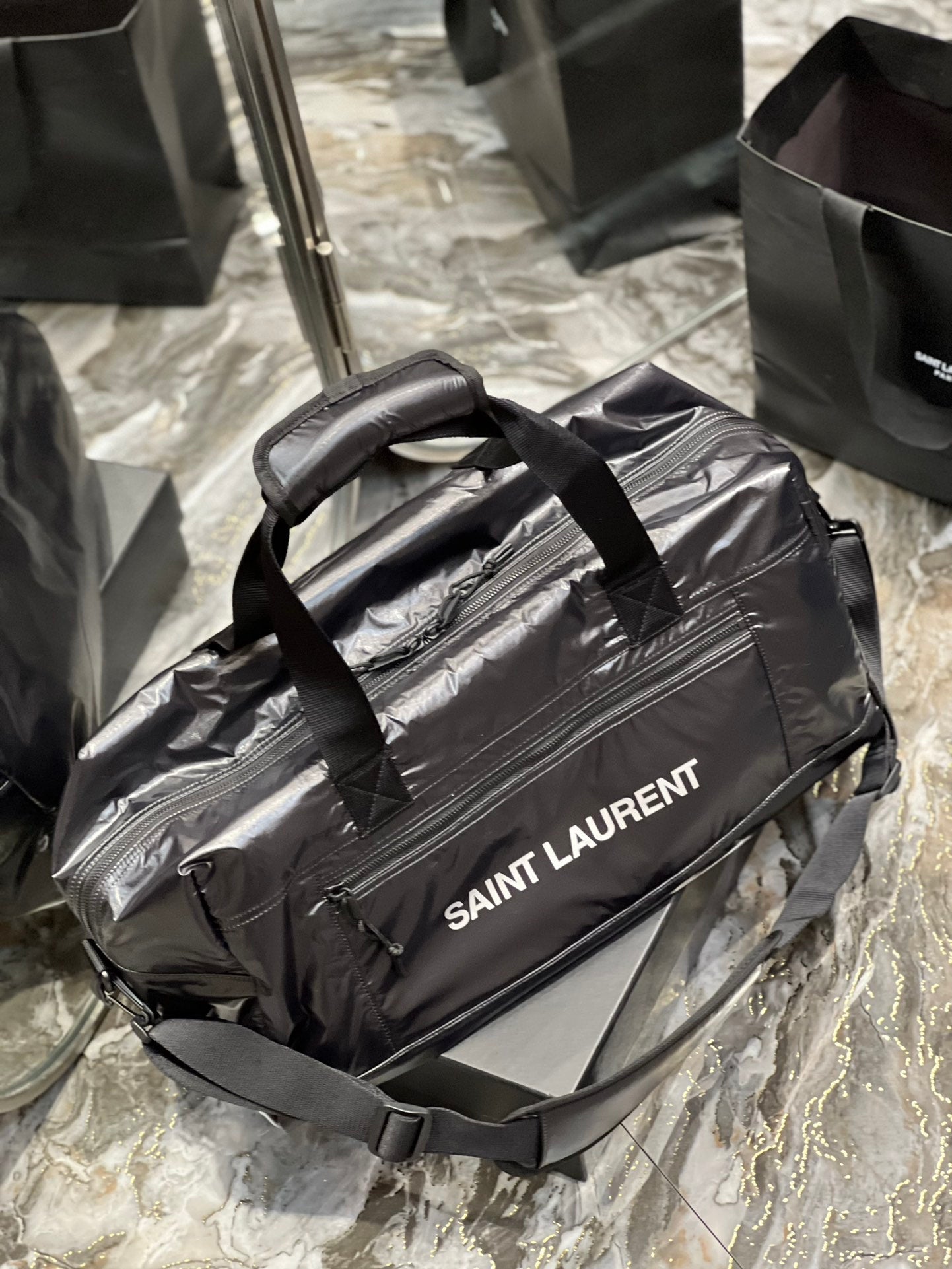 TRAVEL TOTE BAG 50 IN BLACK POLISHED NYLON