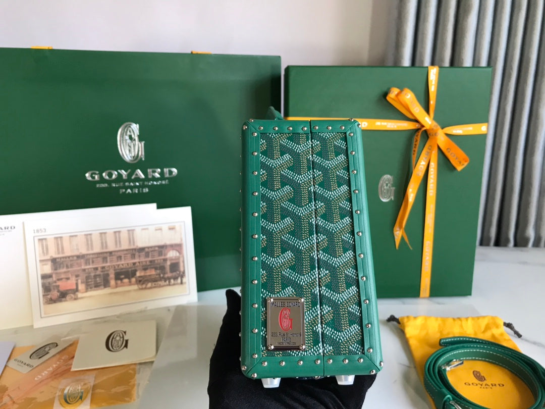 GRAND HÔTEL TRUNK BAG 24 IN GREEN GOYARDINE CANVAS AND CALFSKIN