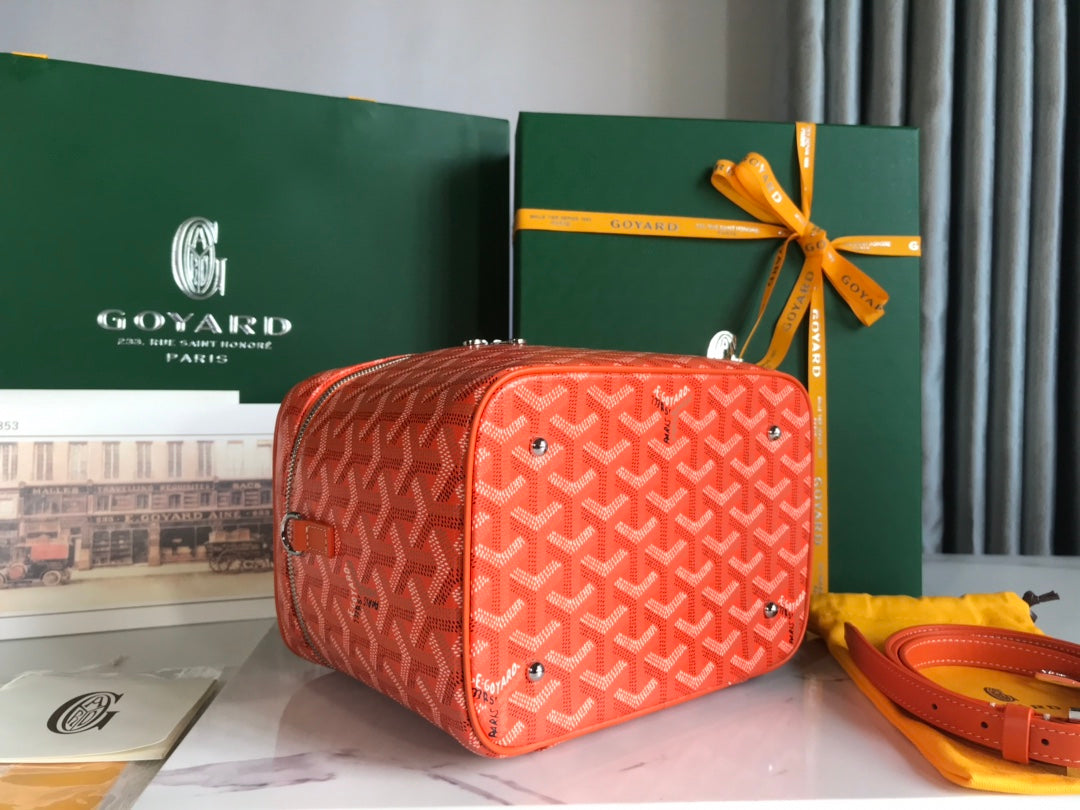 MUSE VANITY CASE 20 IN ORANGE GOYARDINE CANVAS