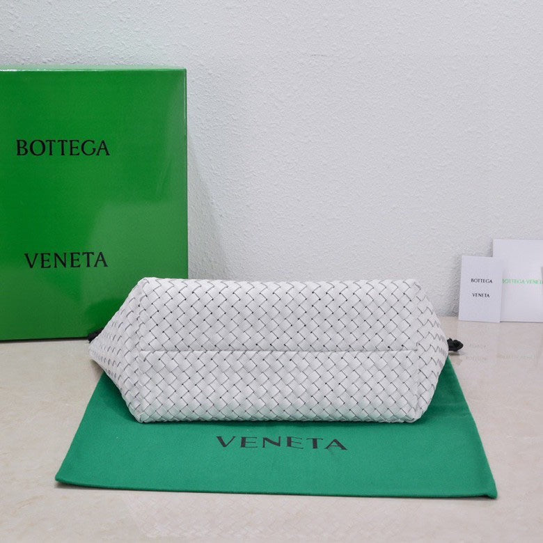 Large Cabat 45cm White Lambskin Ghw