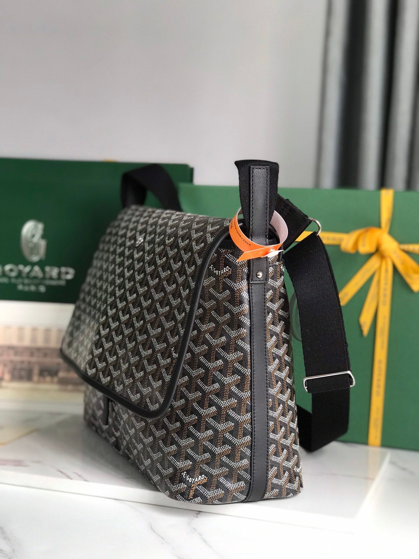 CITADIN MESSENGER BAG 39 IN BLACK GOYARDINE CANVAS