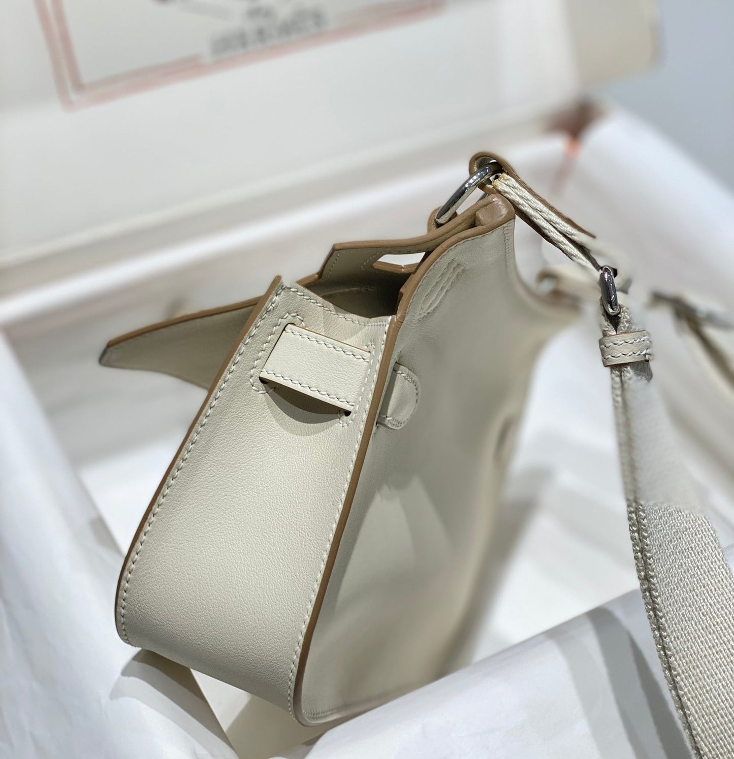 HM JYPSIERE SHOULDER BAG 23 IN BEIGE CALFSKIN SILVER HARDWARE