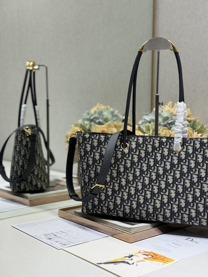 MEDIUM 37 TOUJOURS BAG IN BLACK MONOGRAM DENIM