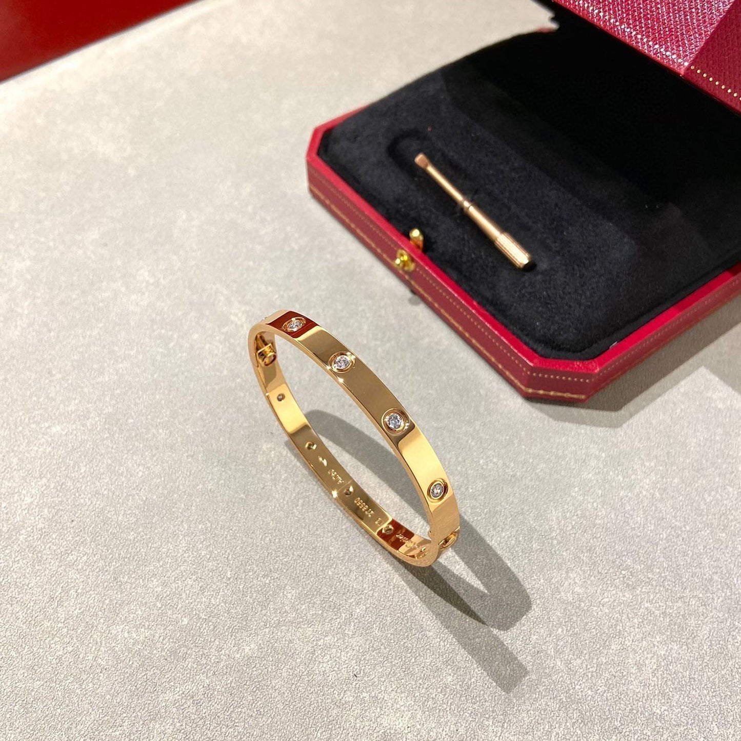 [AURORA]LOVE BRACELET 6.1MM 10 DIAMONDS