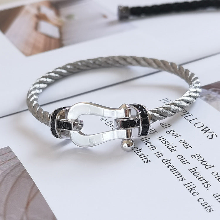 [AURORA]FORCE GROSSES HUFEISENARMBAND MIT SCHWARZEN DIAMANTEN SILBER