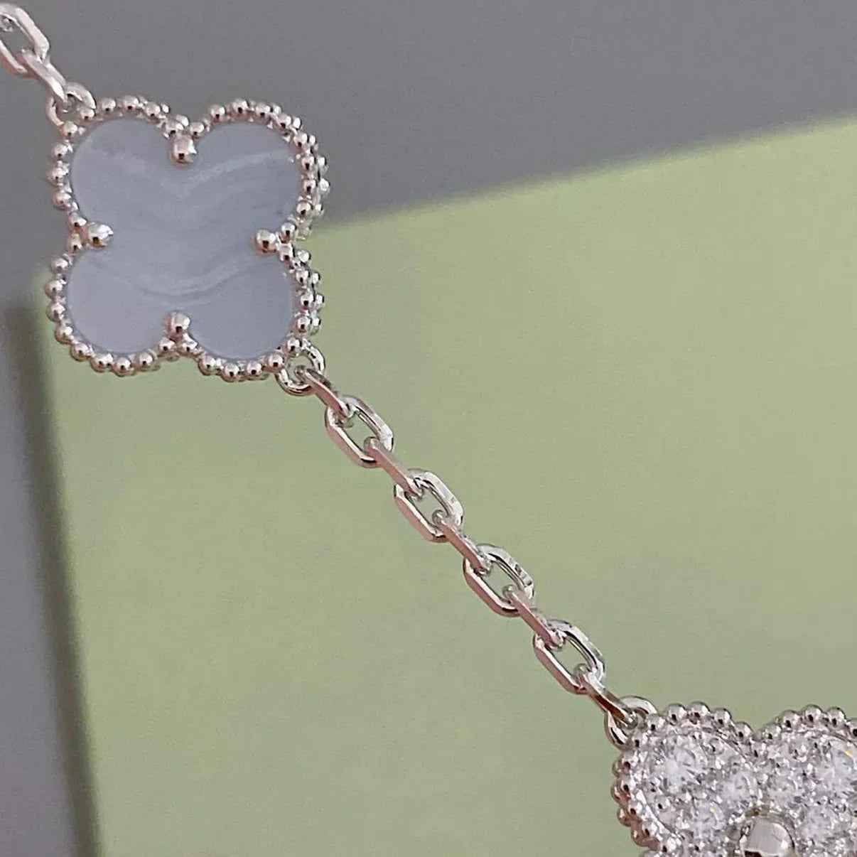 [AURORA] CLOVER 5 MOTIF PURPLE CHALCEDONY BRACELET COLLECTION