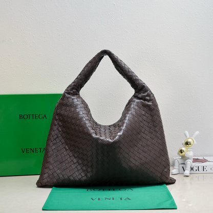 LARGE HOP 54 IN BROWN LAMBSKIN