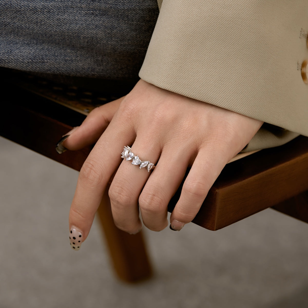 [AURORA]Delicate Multi Cut Ring