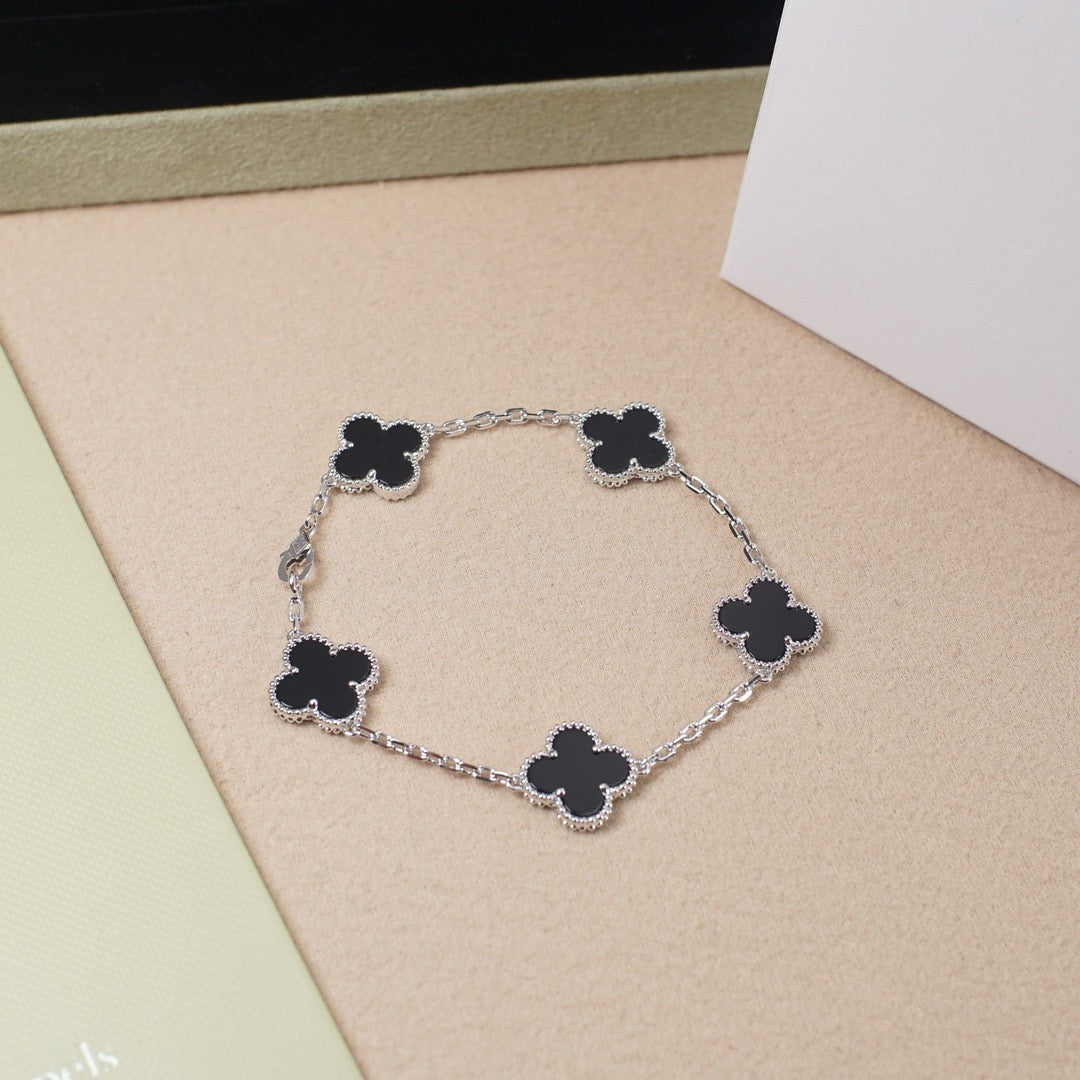 [AURORA]CLOVER 5 MOTIF ONYXS BRACELET COLLECTION