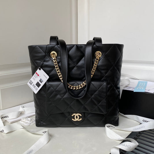 CC LARGE 33 HOBO SHOPPING BAG IN BLACK CALFSKIN