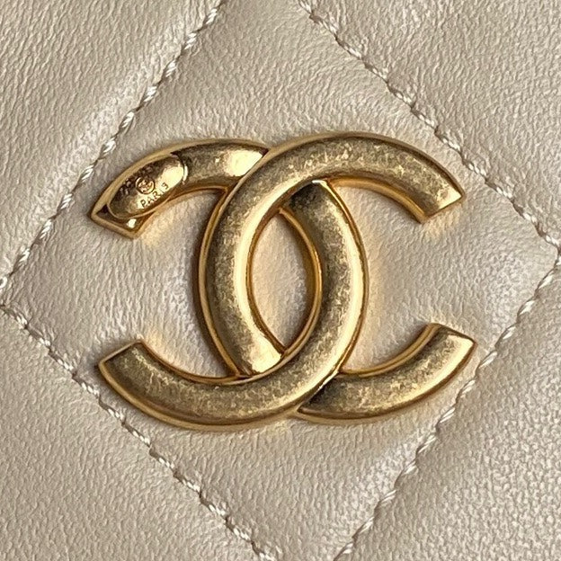HOBO BAG 24 IN BEIGE CALFSKIN GOLD DOUBLE C THICK CHAIN