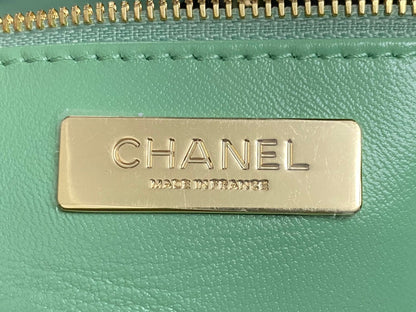 CC SMALL 30 SHOPPING BAG IN GREEN MINT CALFSKIN