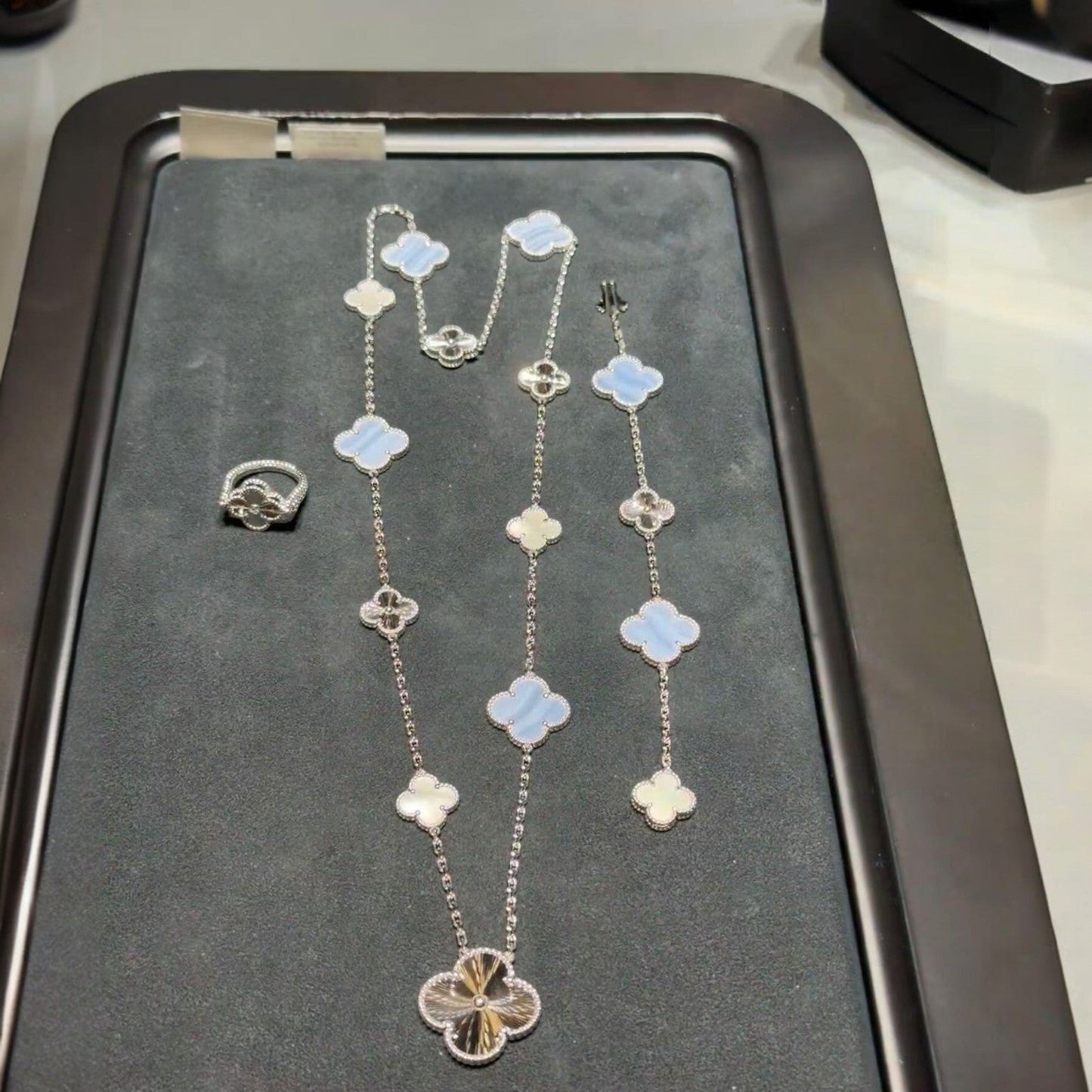 [AURORA]DETACHABLE CLOVER 15(11+4) FLOWER SILVER NECKLACE SET